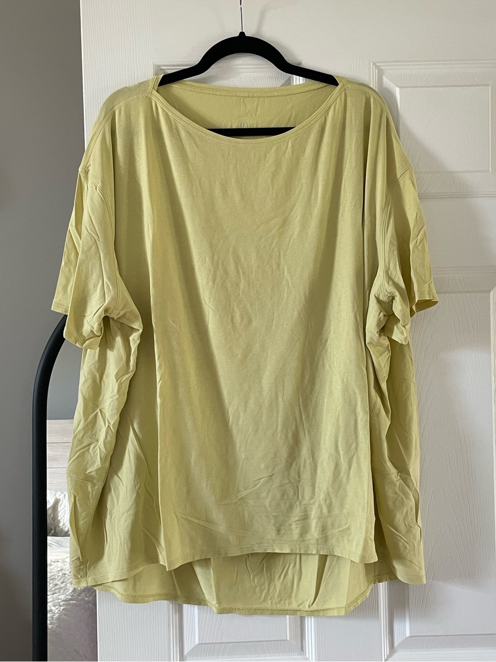 Lululemon back in action short sleeve tee